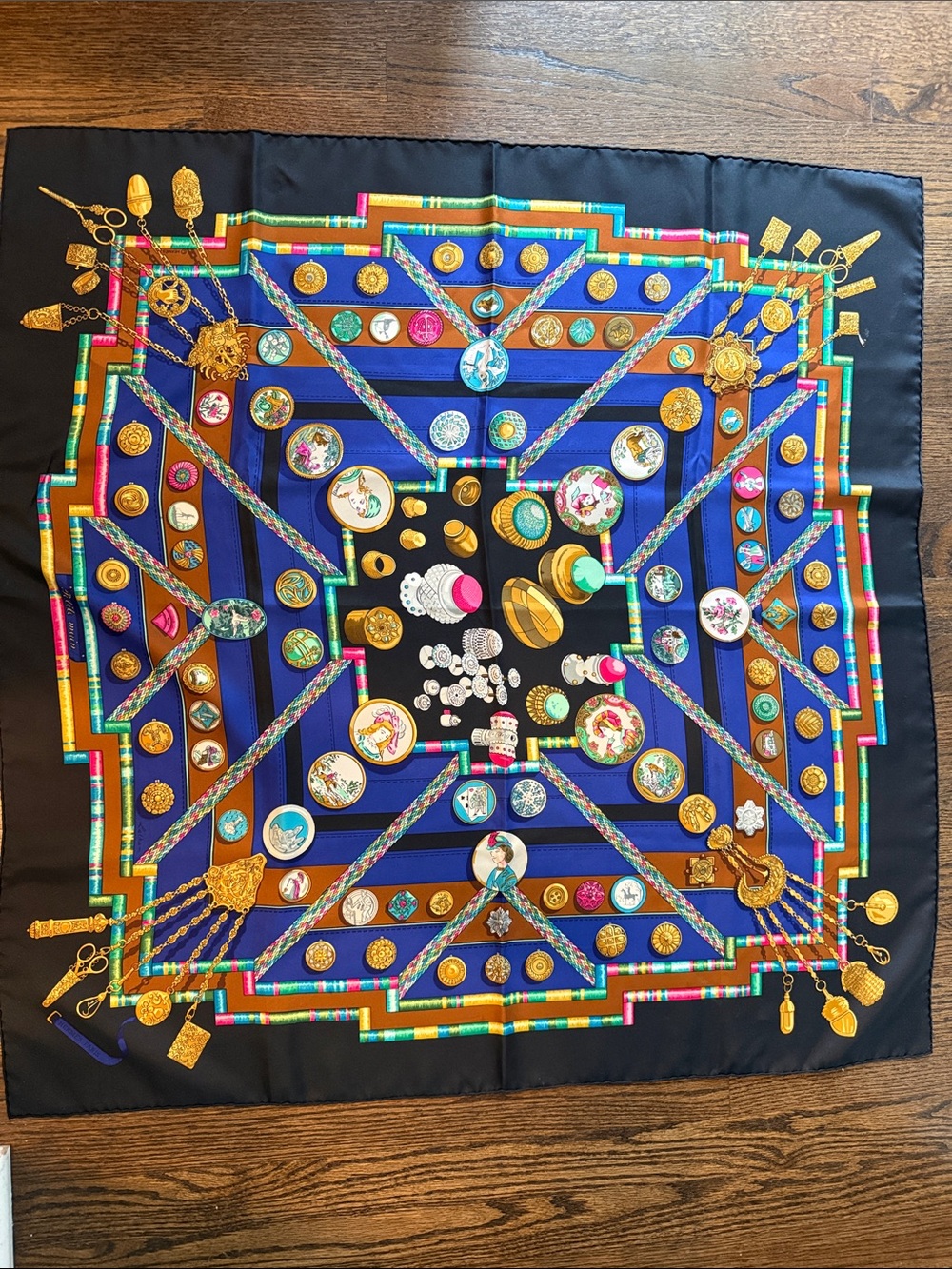 Hermes Pelile Main 90 Black and Blue Scarf